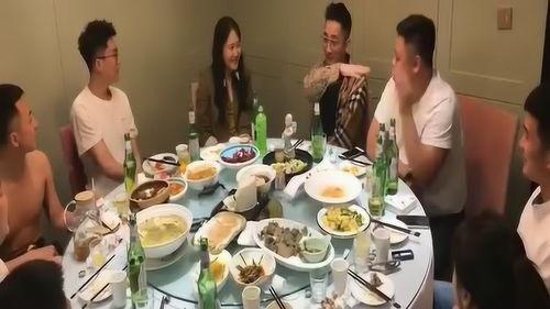 吃瓜旅游女,女生眼中的美食与美景之旅